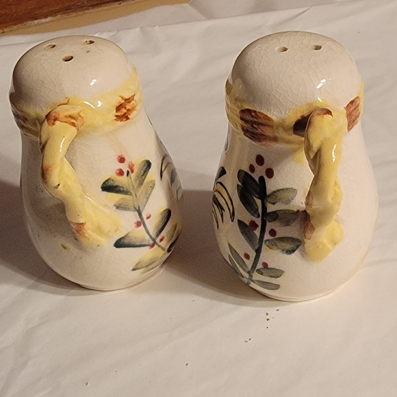 Antique Rooster Salt & pepper shakers. - Picture 4 of 5